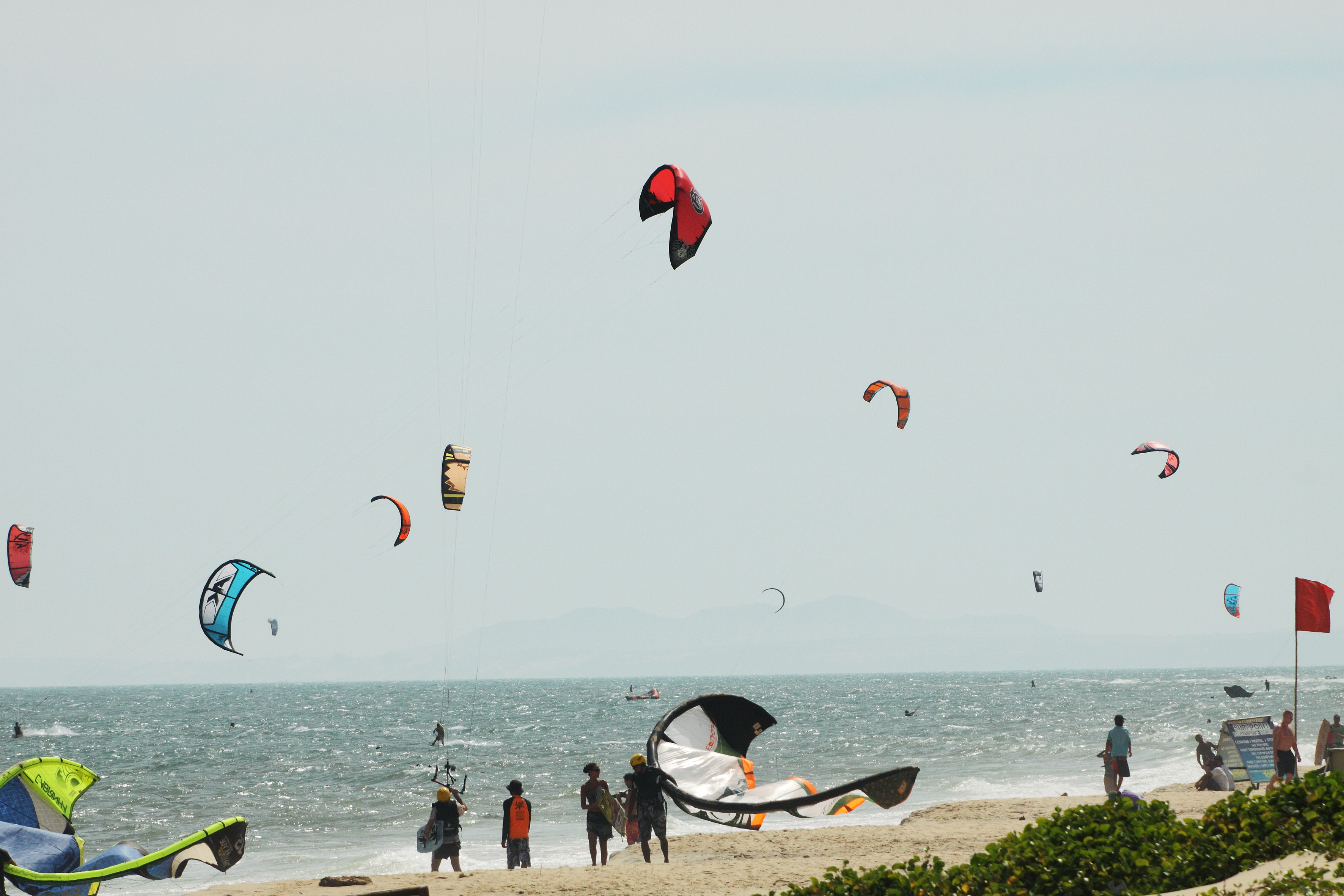 Kite surfing - Khách sạn Sài Gòn Mũi Né